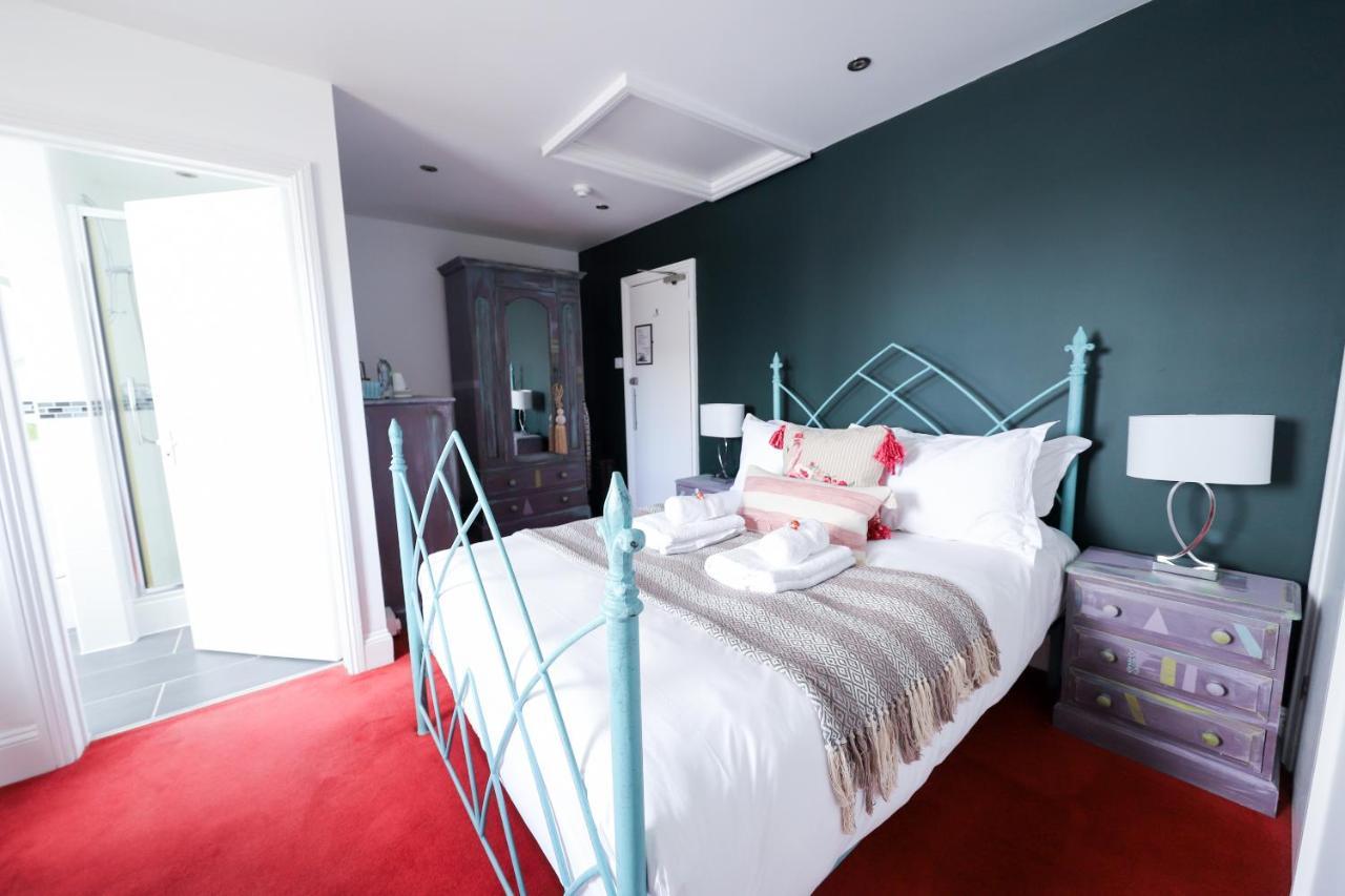 Innit Cavalaire Guest house 4*